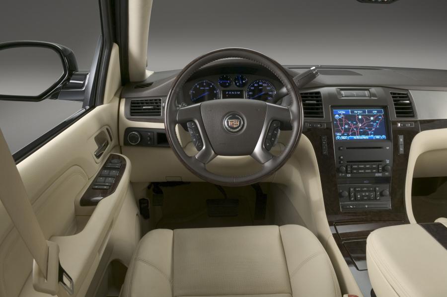  Cadillac Escalade 2007 года  (фото 47 из 106)